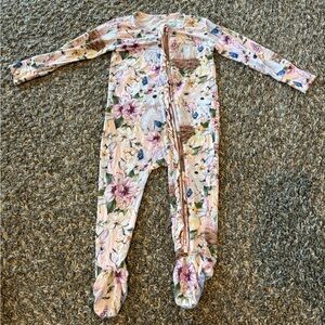 Posh Peanut Footed Ruffle Sleeper size 12-18 Months